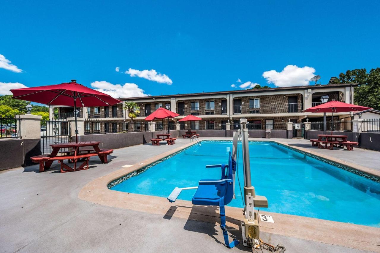 Econo Lodge Inn&Suites Huntsville Exterior foto