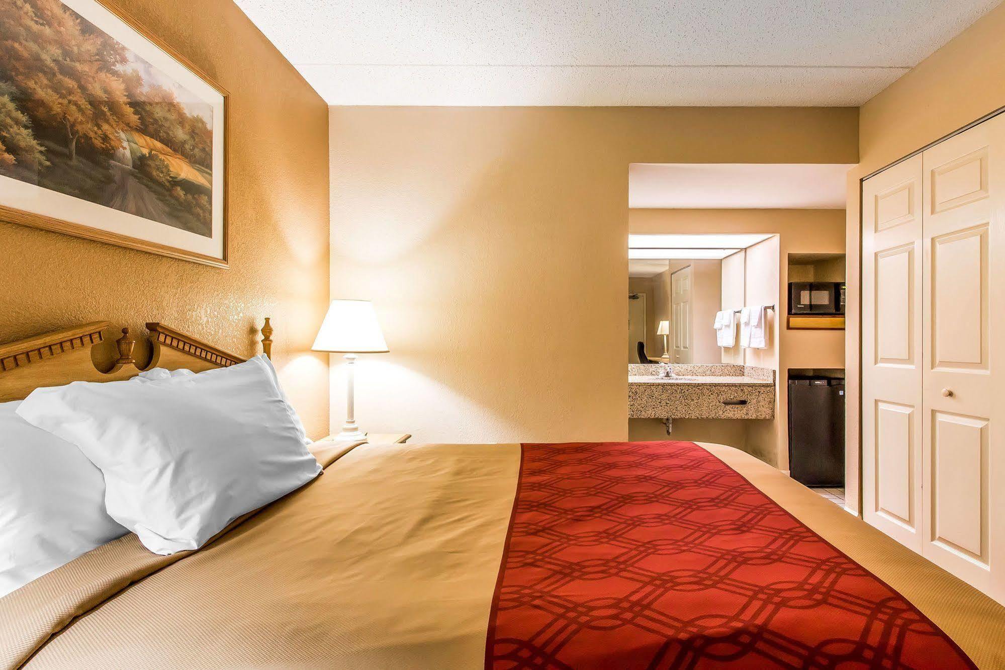 Econo Lodge Inn&Suites Huntsville Exterior foto